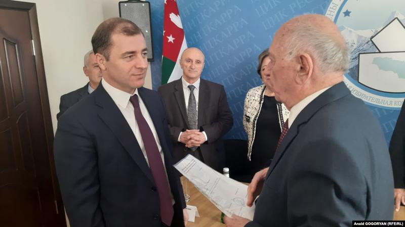 “არავითარი ხელახალი არჩევნები და ახალი კანდიდატები!”