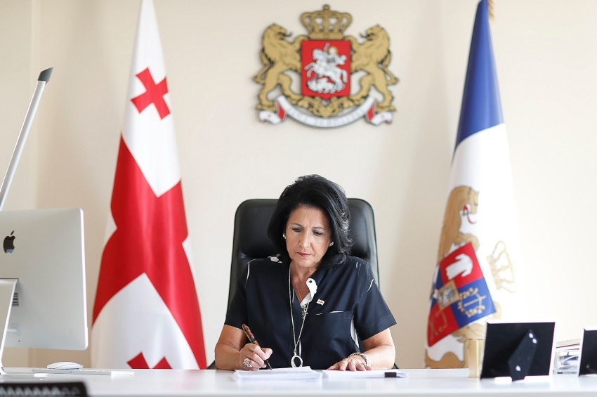 პრეზიდენტმა შეწყალებულთა სიის ავტორი დაასახელა