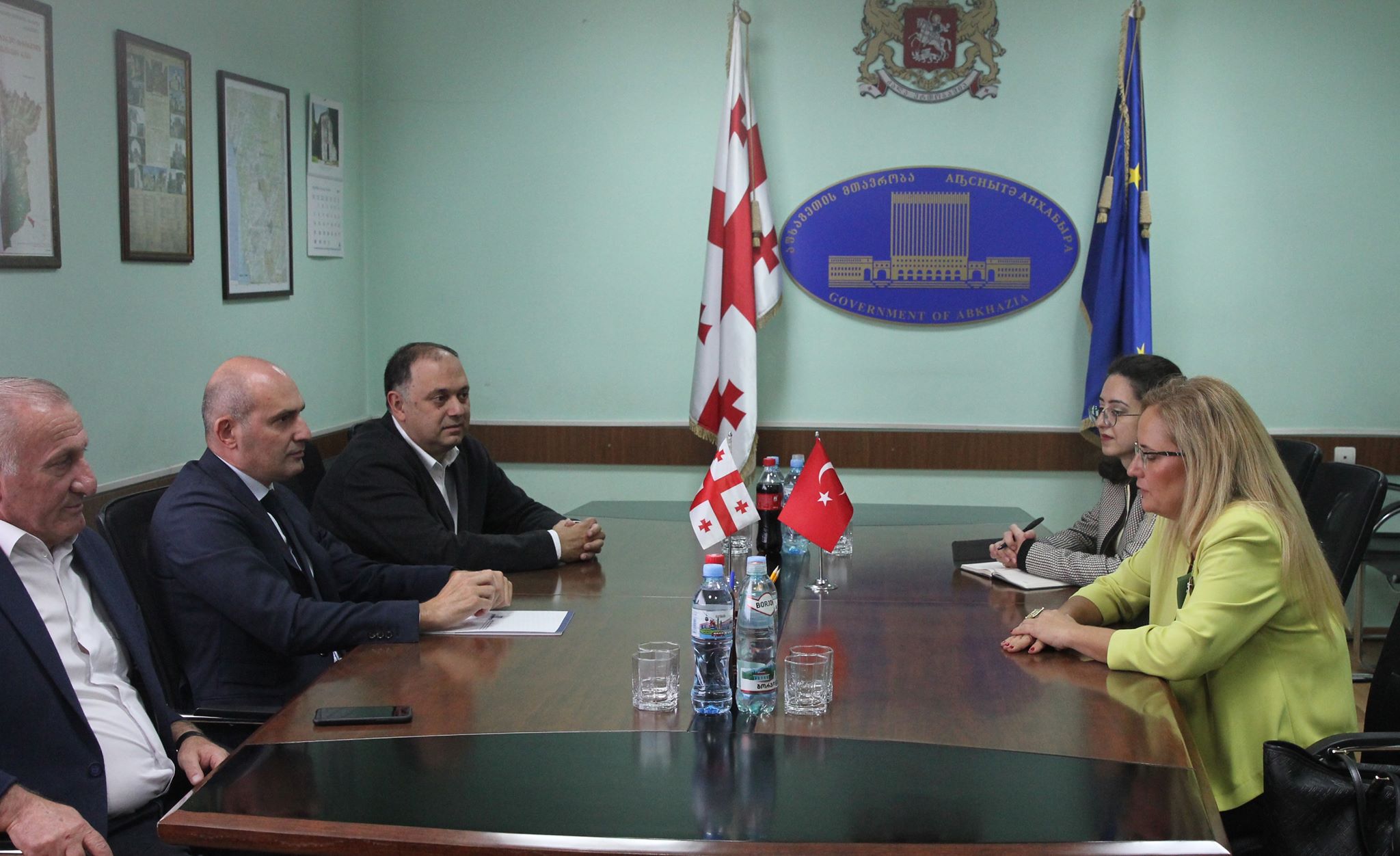 რუსლან აბაშიძე თურქეთის რესპუბლიკის ელჩს შეხვდა