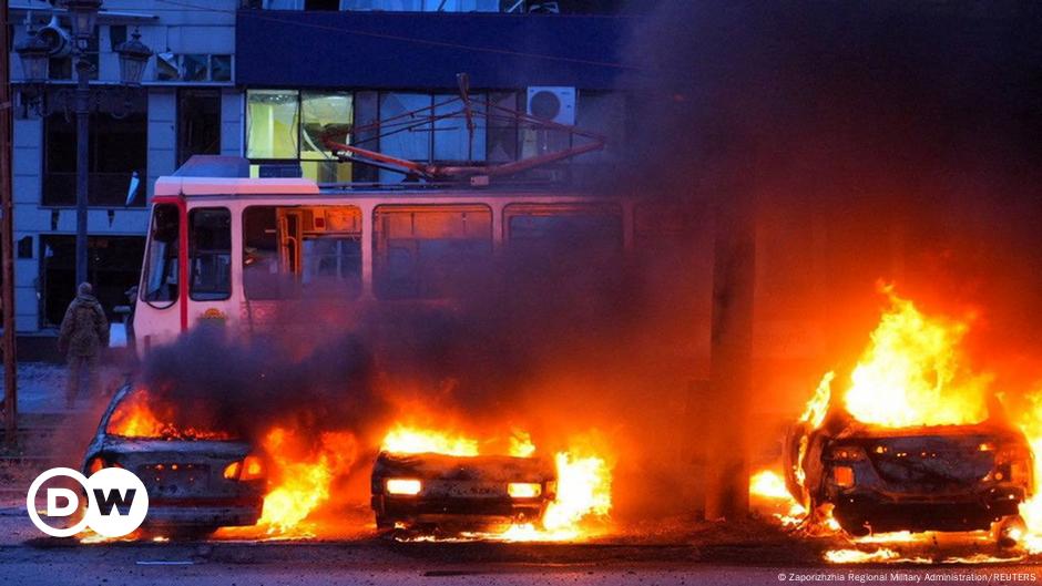 В результате удара по Запорожью 13 погибших, десятки раненых