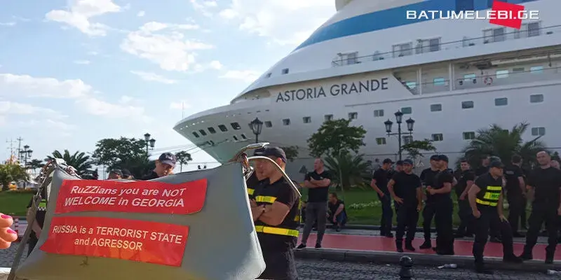 Круизный лайнер Astoria Grande может вернуться в Грузию снова