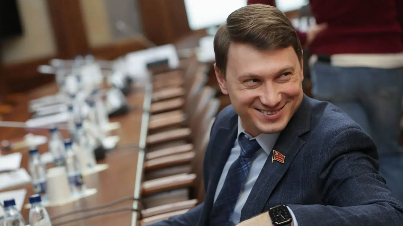 Коммунисты назвали неконституционными одобренные Думой штрафы за доступ к «экстремистскому» контенту
