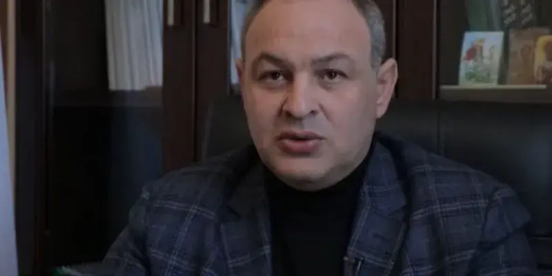 Суд РФ заочно приговорил абхазского депутата оппозиции Кварчия к 10,5 годам тюрьмы
