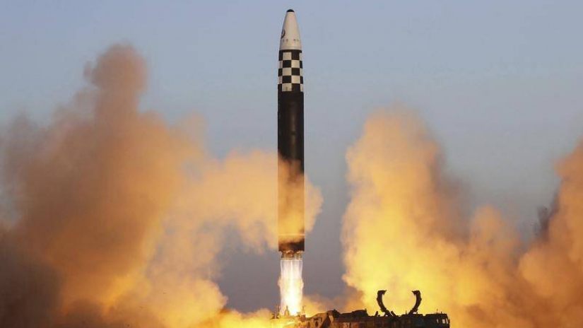 КНДР запустила несколько баллистических ракет в сторону Японии
