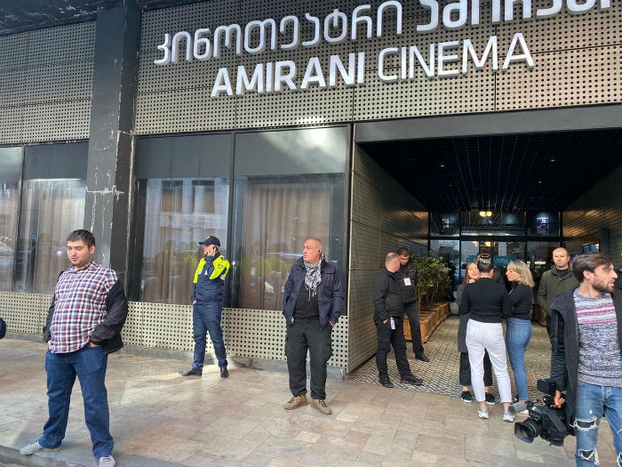 კინოთეატრ "ამირანთან" განსაკუთრებული მობილიზაციაა