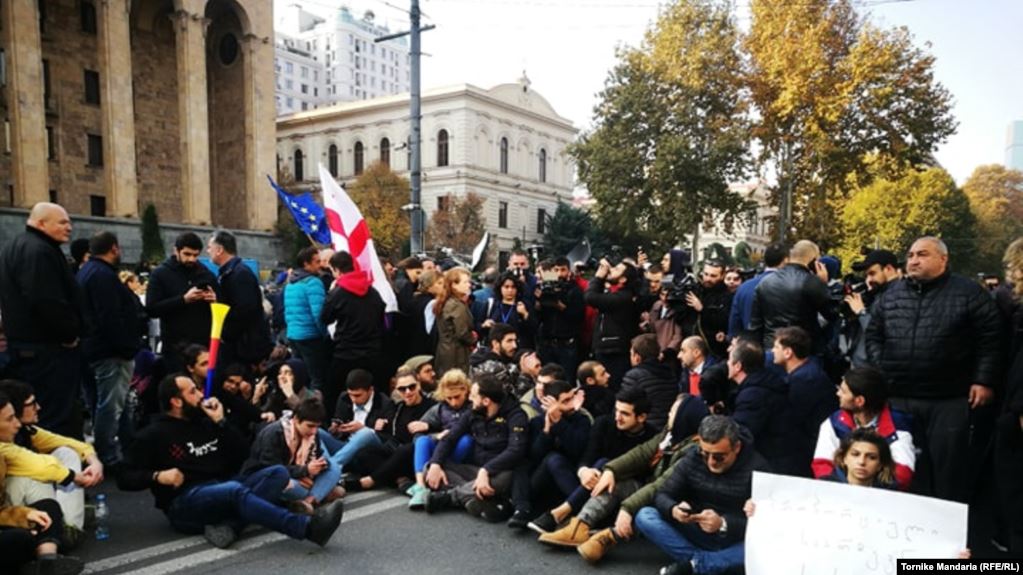 17 ნოემბრისთვის აქციები დაანონსდა