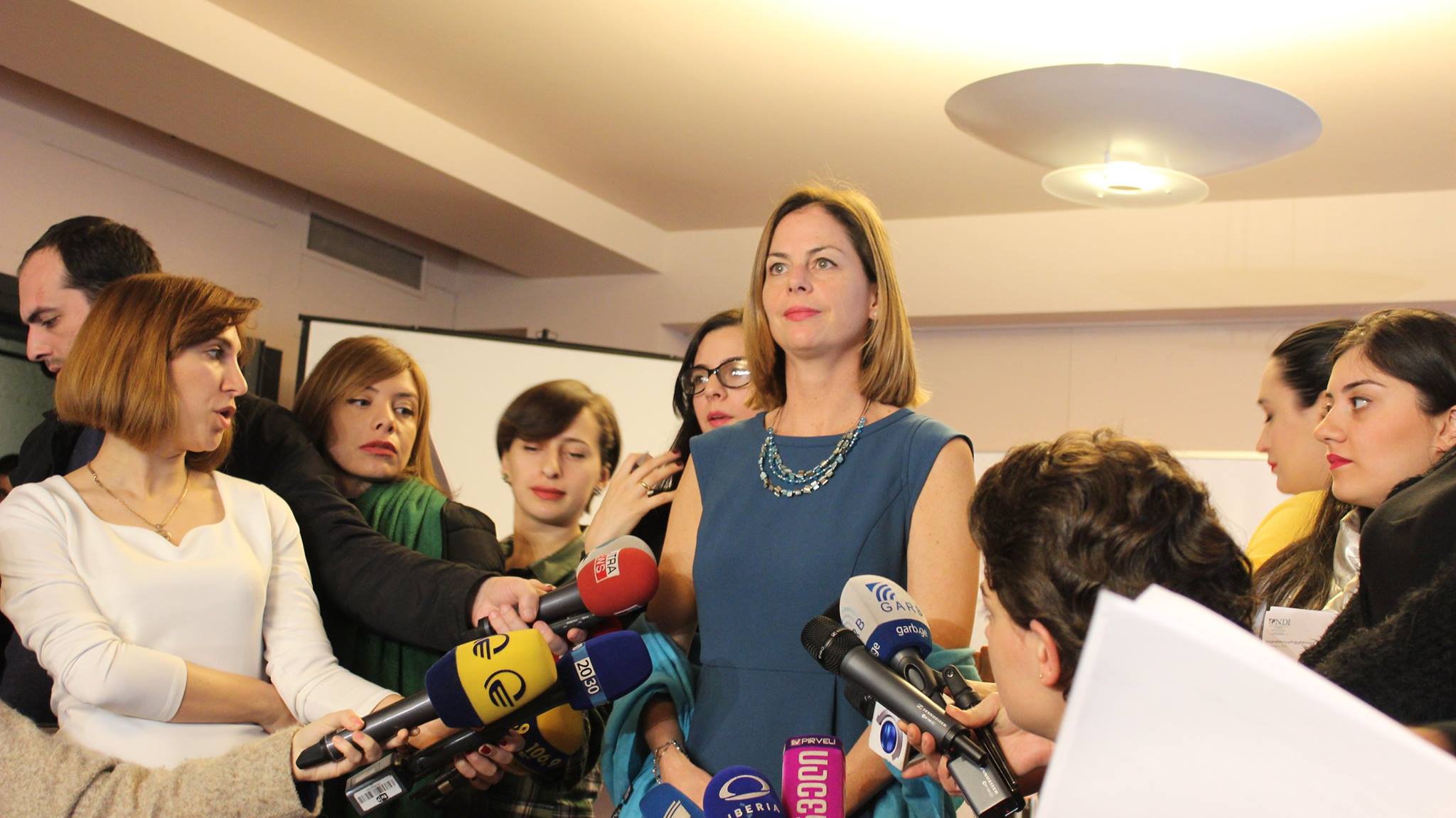 "ყოველთვის გაოცებული ვრჩები გამოკითხვის შედეგებზე გაკეთებული კომენტარებით"