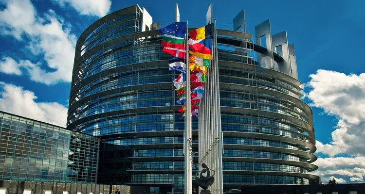 Европарламент принял критическую резолюцию с требованием отключить Грузию от SWIFT