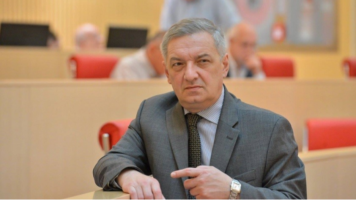 "რევოლუციური სცენარია, განა ვერ ატყობს ვერავინ, ვატყობთ"