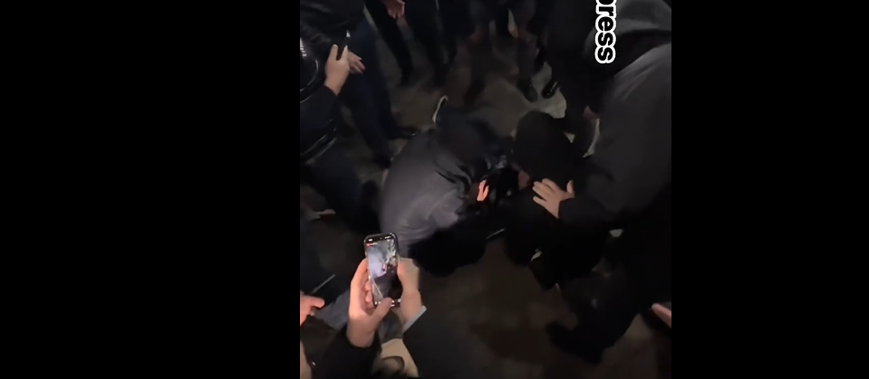 ქუთაისში, საპროტესტო მსვლელობაზე დაკავებული არასრულწლოვანი, რომელიც შეუძლოდ გახდა, იზოლატორში რჩება