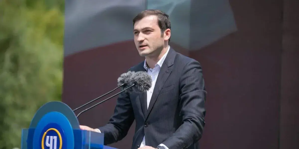 Экс-глава правительства АР Аджария продолжает лечение в Германии