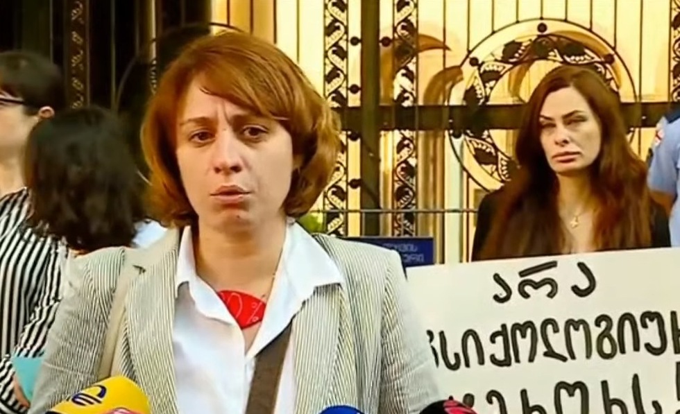 ელენე ხოშტარიას ტოლერანტობის ქომაგის წოდება მიენიჭა