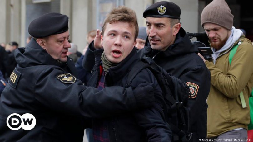 Belarus 'diverts Ryanair flight to arrest journalist', opposition says