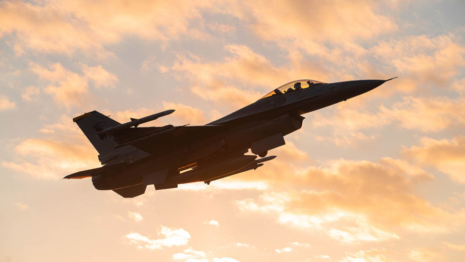 «Голос Америки»: Причиной крушения F-16 в Украине мог стать дружественный огонь