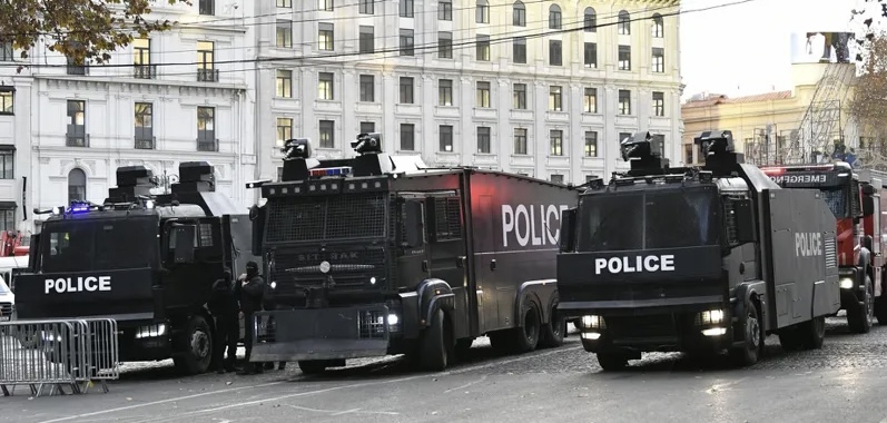 В здании парламента Грузии объявлен желтый уровень безопасности