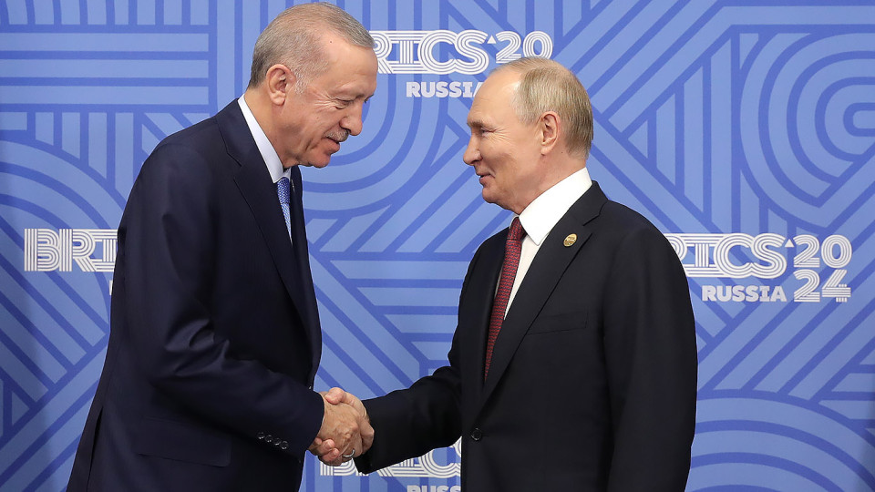 Эрдоган предложил Путину возобновить зерновую сделку