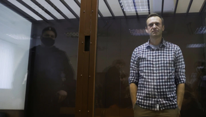 Навальный подал в суд на ИК-2 из-за того, что ему не передают Коран