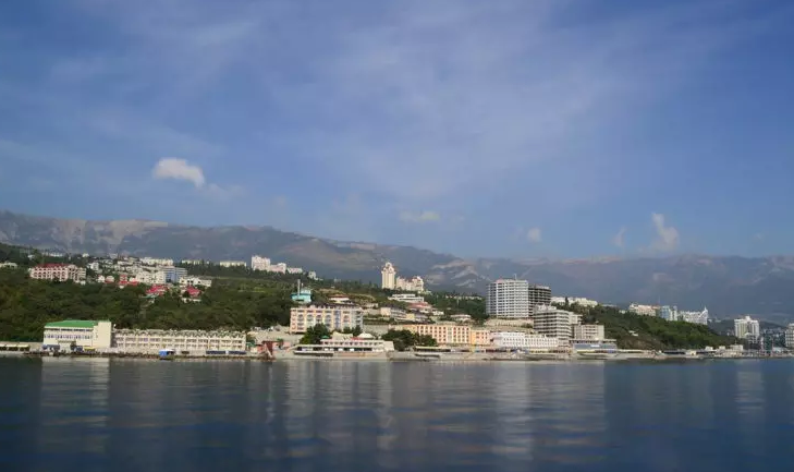 Россия ввела ограничения на полеты над частью Крыма и Черного моря