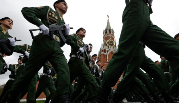 На Красной площади в Москве прошел парад в честь Дня победы