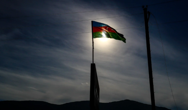 Азербайджанские журналисты погибли, подорвавшись на мине
