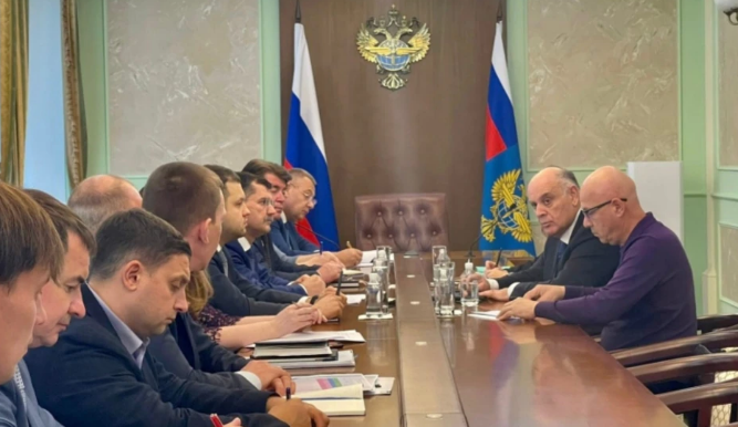 Бжания и Нерадько обсудили вопросы возобновления воздушного сообщения в Абхазии