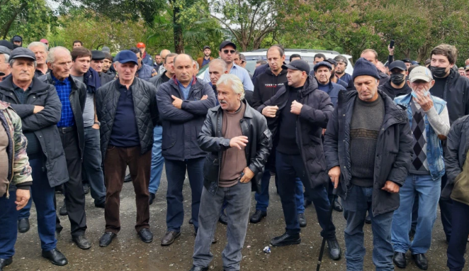 Ветераны готовятся провести в Сухуми акцию с требованием отставки главы "МВД"