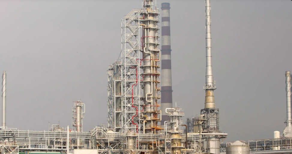 Трубопроводная нефть может не попасть под санкции ЕС против России