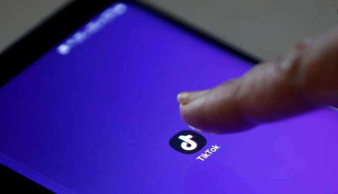 Еврокомиссия обязала своих сотрудников удалить TikTok