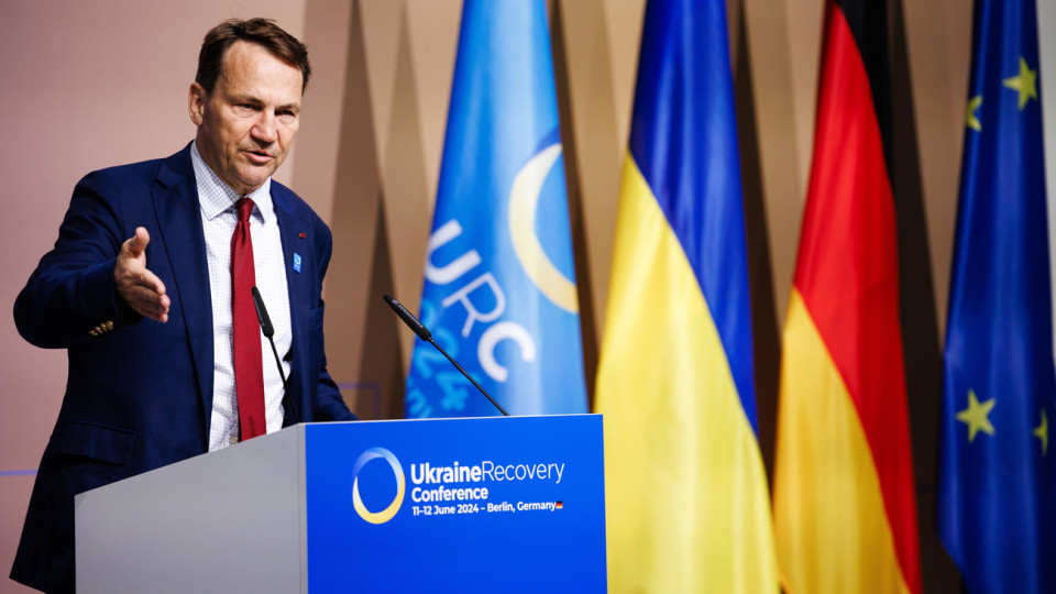 МИД Польши заявил о необходимости сбивать российские ракеты над Украиной