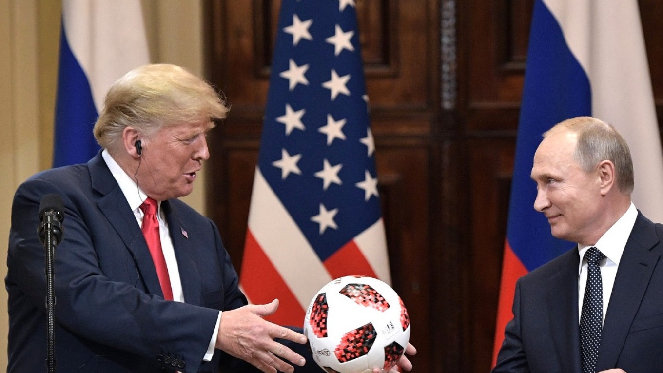 В Кремле заявили, что Трамп должен первым позвонить Путину