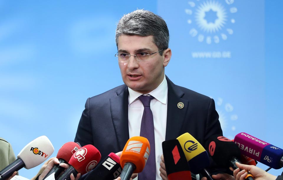 "ქართული ოცნება" "აგენტების" შესახებ ანტიკონსტიტუციურ კანონპროექტს პარლამენტში აბრუნებს