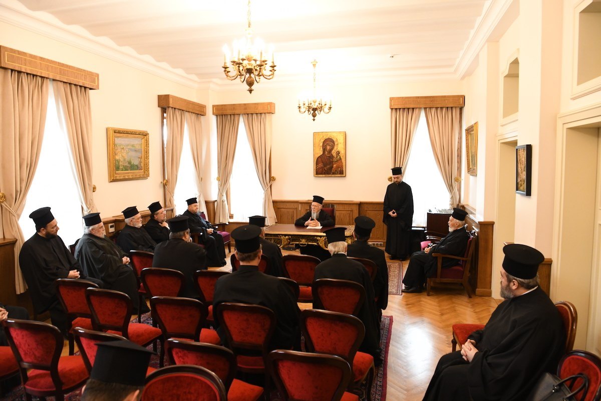 მსოფლიო საპატრიარქო: "მარტის ბოლომდე შეწყდეს ყველა რელიგიური მსახურებისა და წესის შესრულება ეკლესიებში"