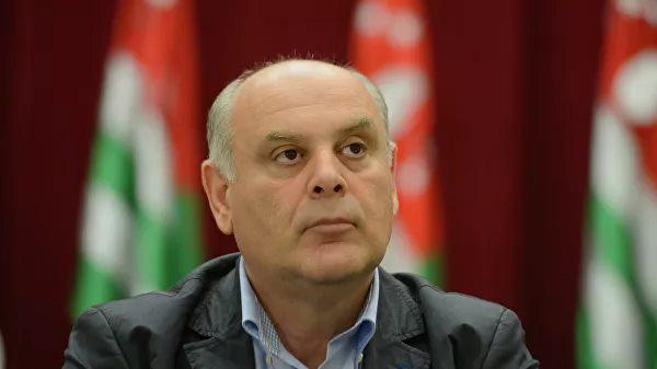 მედია: "ასლან ბჟანია მედიკამენტოზური კომის მდგომარეობიდან გამოვიდა"