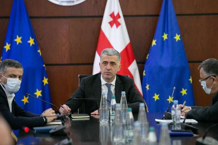 შამუგია: "პირველადი მოხმარების პროდუქციის მარაგების მხრივ დეფიციტი არ არსებობს"