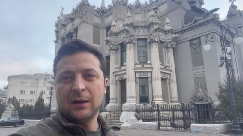 "აქ ვარ, იარაღს არ დავყრით!" - ზელენსკი გავრცელებულ დეზინფორმაციას ეხმიანება