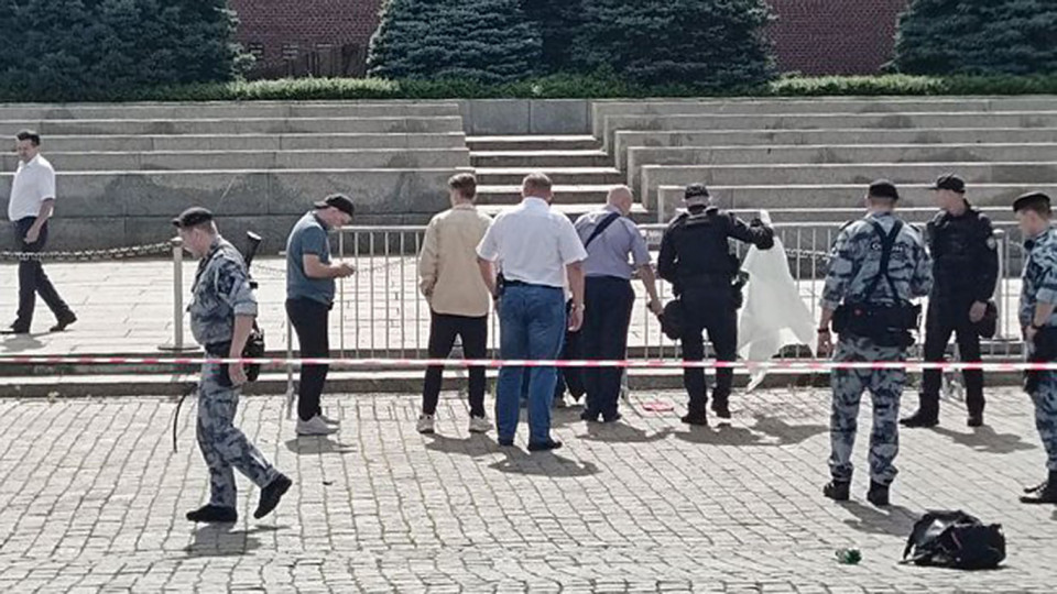 Руководитель НИИ Минобороны попытался сжечь себя на Красной площади