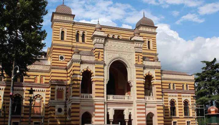 ოპერის გაფიცული თანამშრომლები სამსახურიდან გაათავისუფლეს
