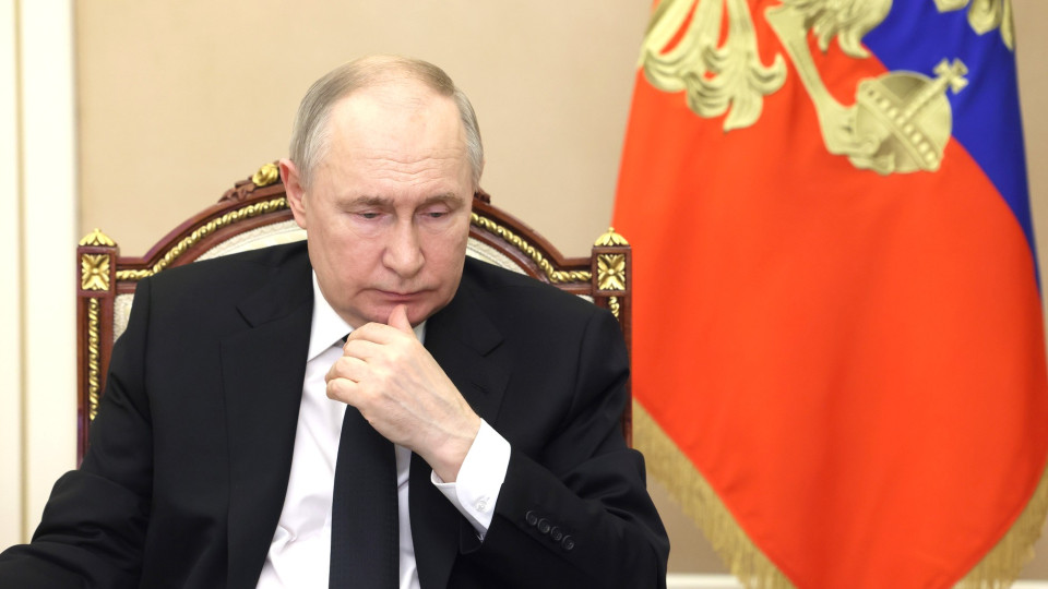 Путин запретил выпускать из России последние крупные западные банки