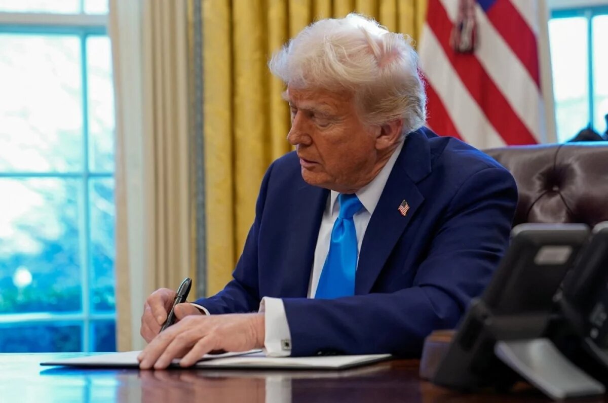 Трамп подписал указ о запрете участия трансгендеров в женском спорте