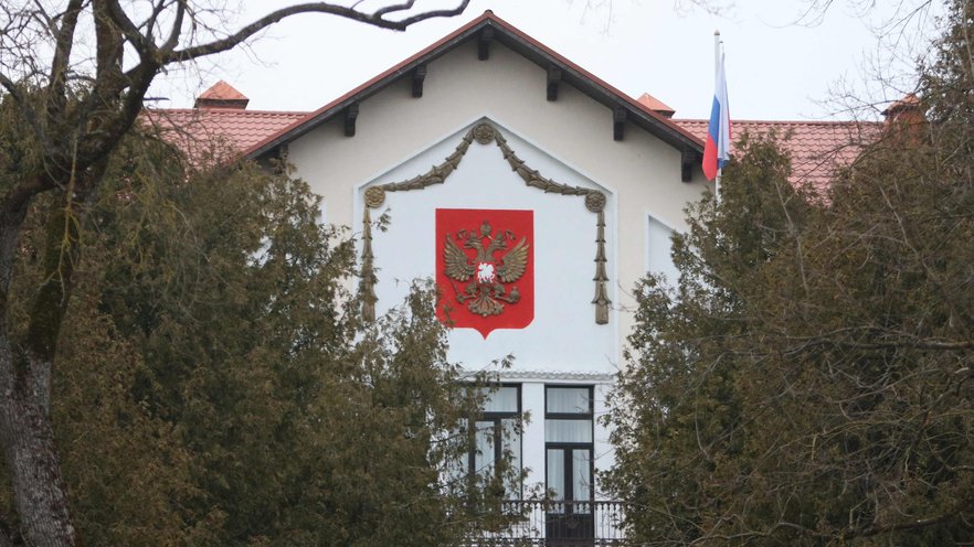 ვილნიუსში რუსეთის საელჩოზე თავდასხმაში ეჭვმიტანილი დააკავეს