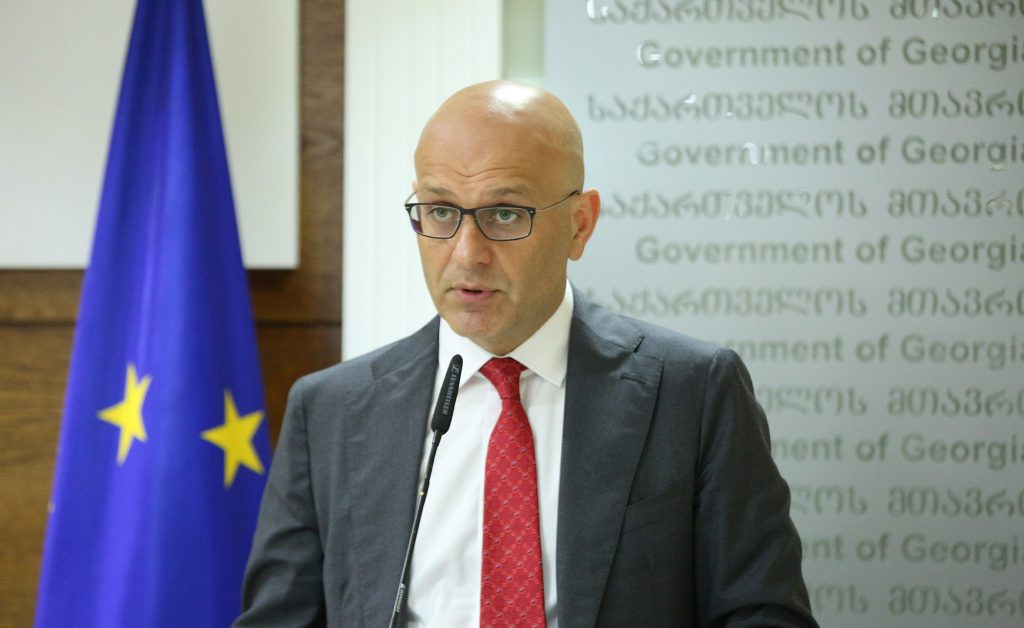 ფინანსთა მინისტრი თანამდებობიდან გადადგა